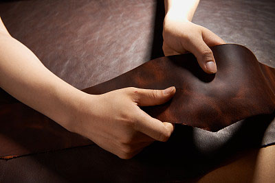 當皮革變濕時該怎麽辦：3個關鍵步驟