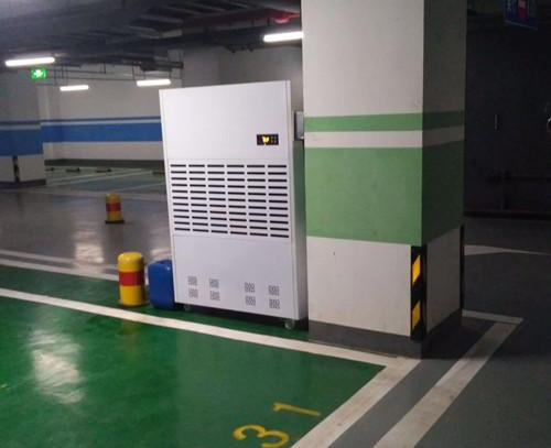 地下車庫好色先生在线播放